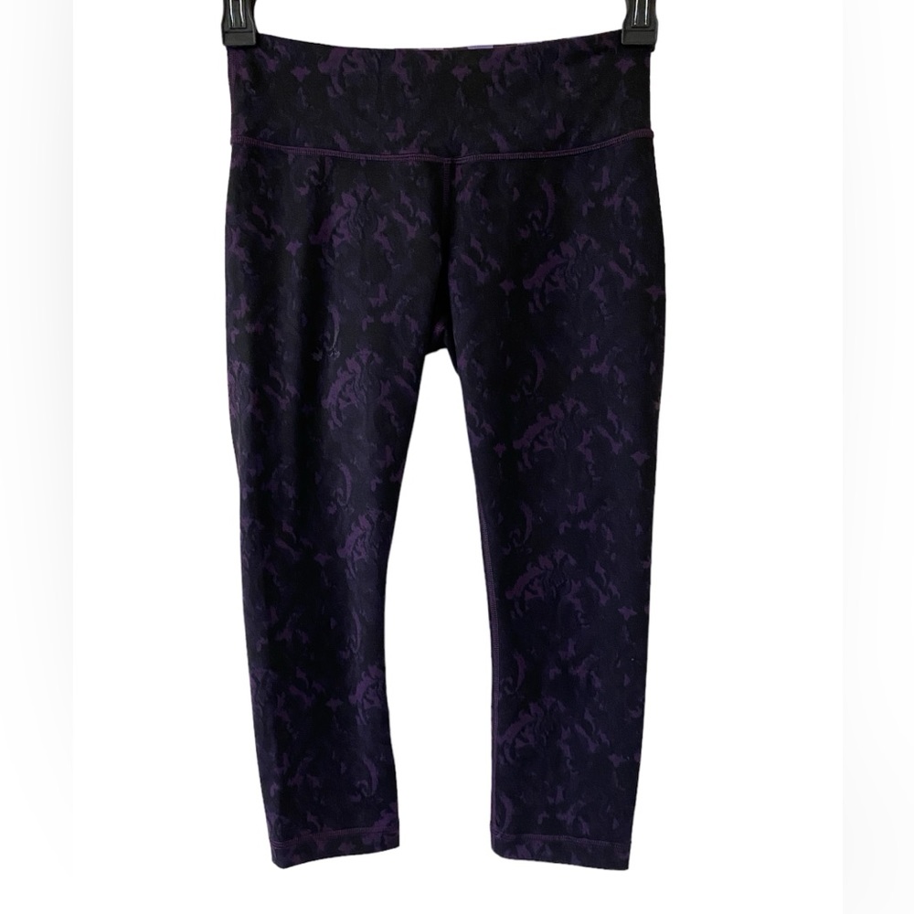 Lululemon Athtletica Wunder Under cropped purple floral leggings size 6
